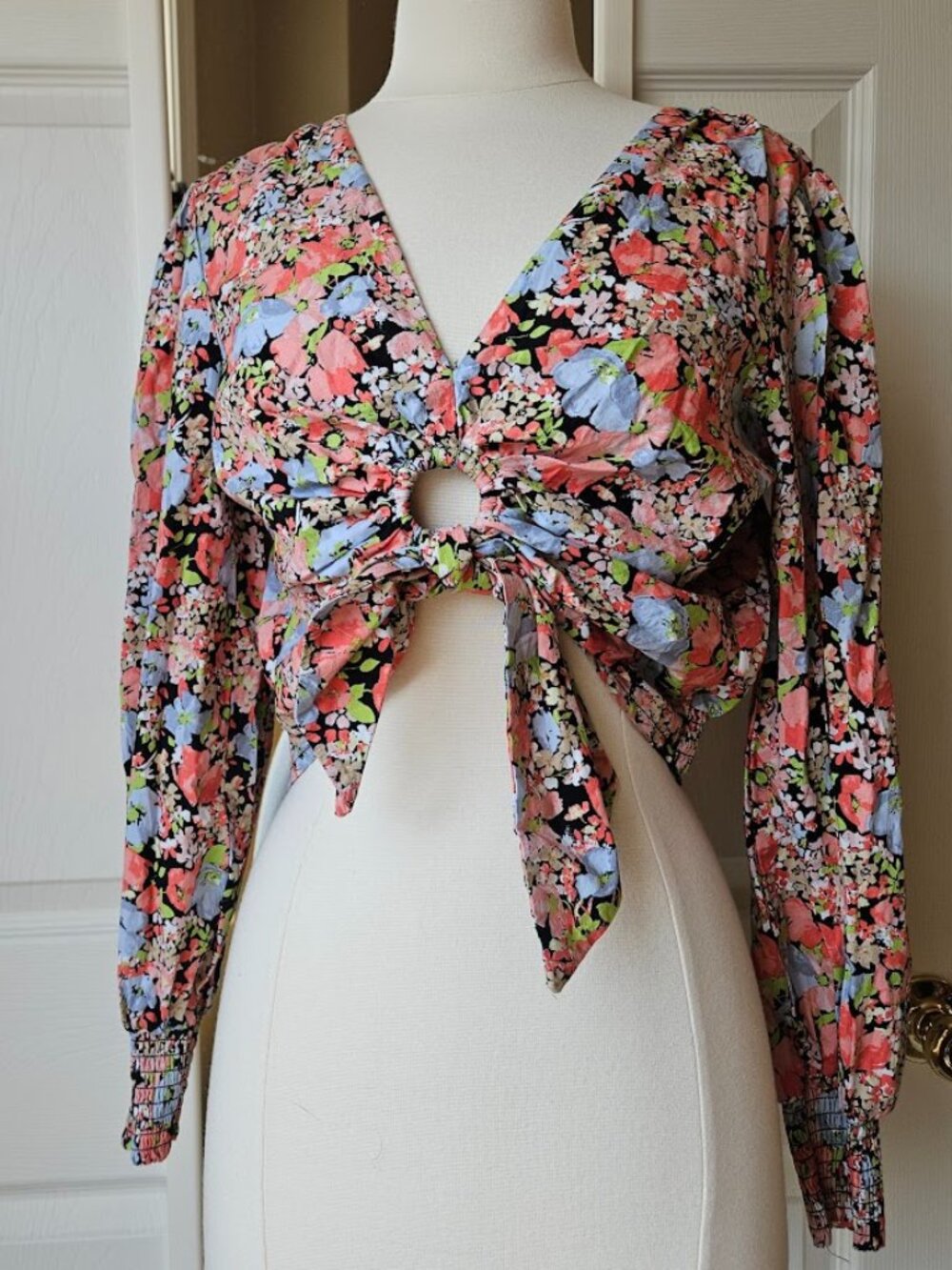SO Hippie Colorful Cropped Top Floral Hipster Groovy Long Sleeve Blouse Medium
